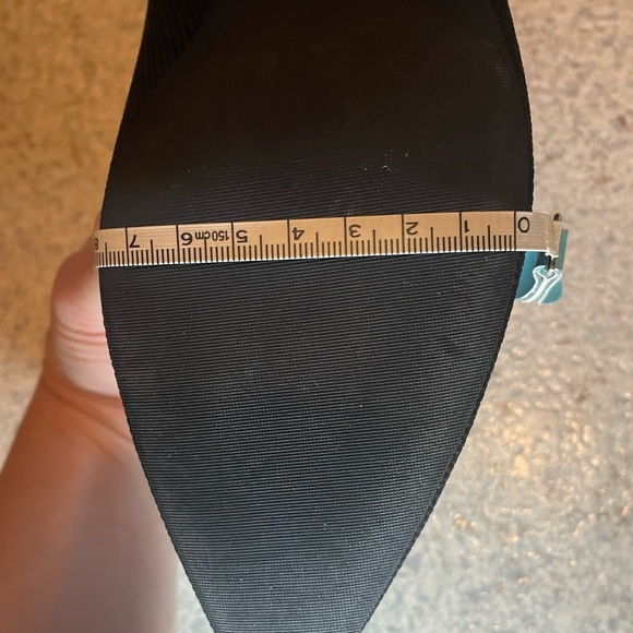 Vivaia pointed-Toe Kitten Heels (Scarlett) in Black - Picture 8 of 8